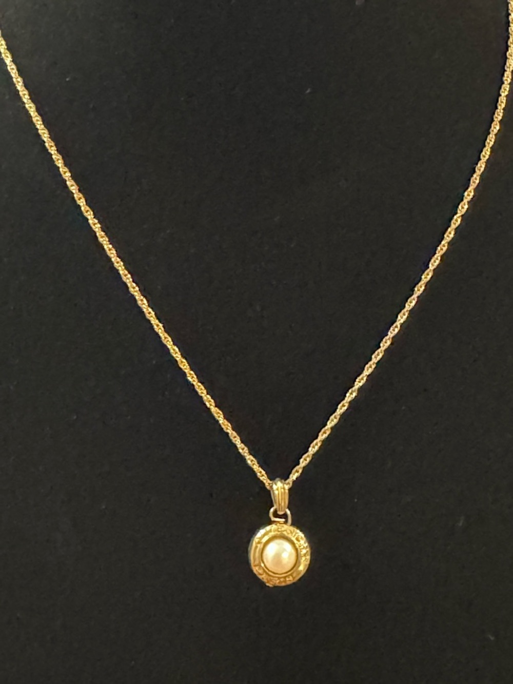 Givenchy Vintage Pearl Pendant necklace with COA - Picture 4 of 7